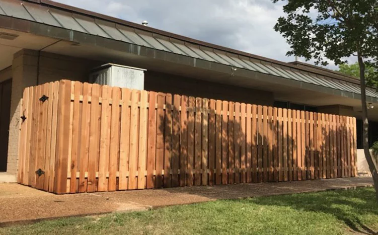 balcones fence installation